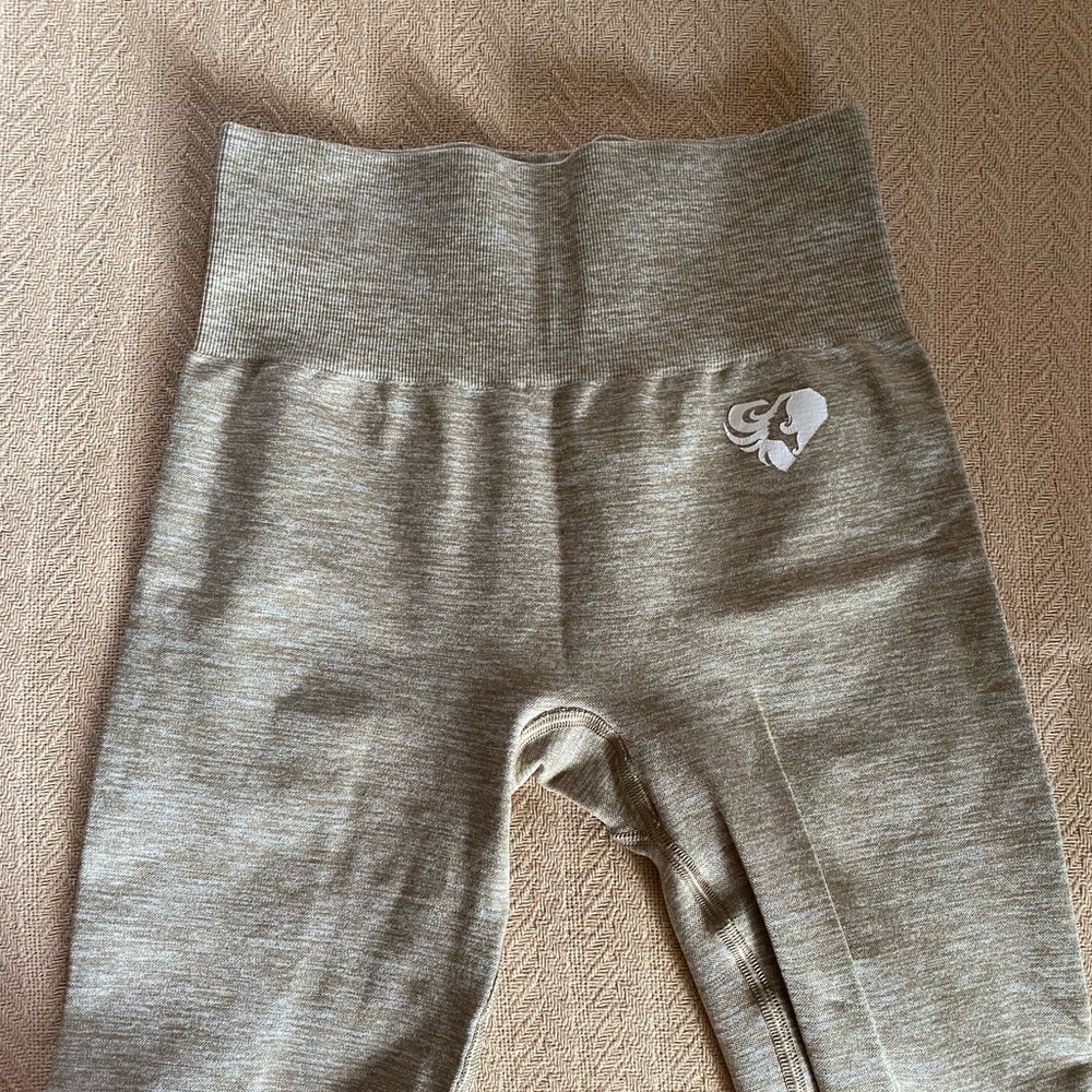 Women’s Best Oatmeal Heather Seamless Leggings